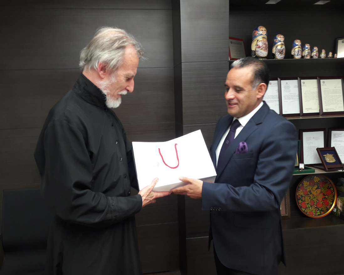 Arzobispo de Rusia y el Óscar Billy Bolaños Lopez